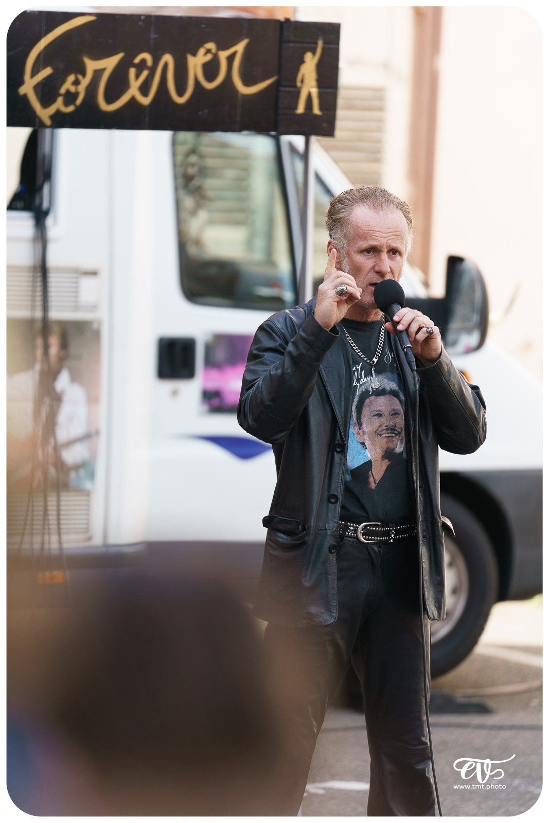 JOHNNY FOREVER (THE FIVE FOOT FINGERS)